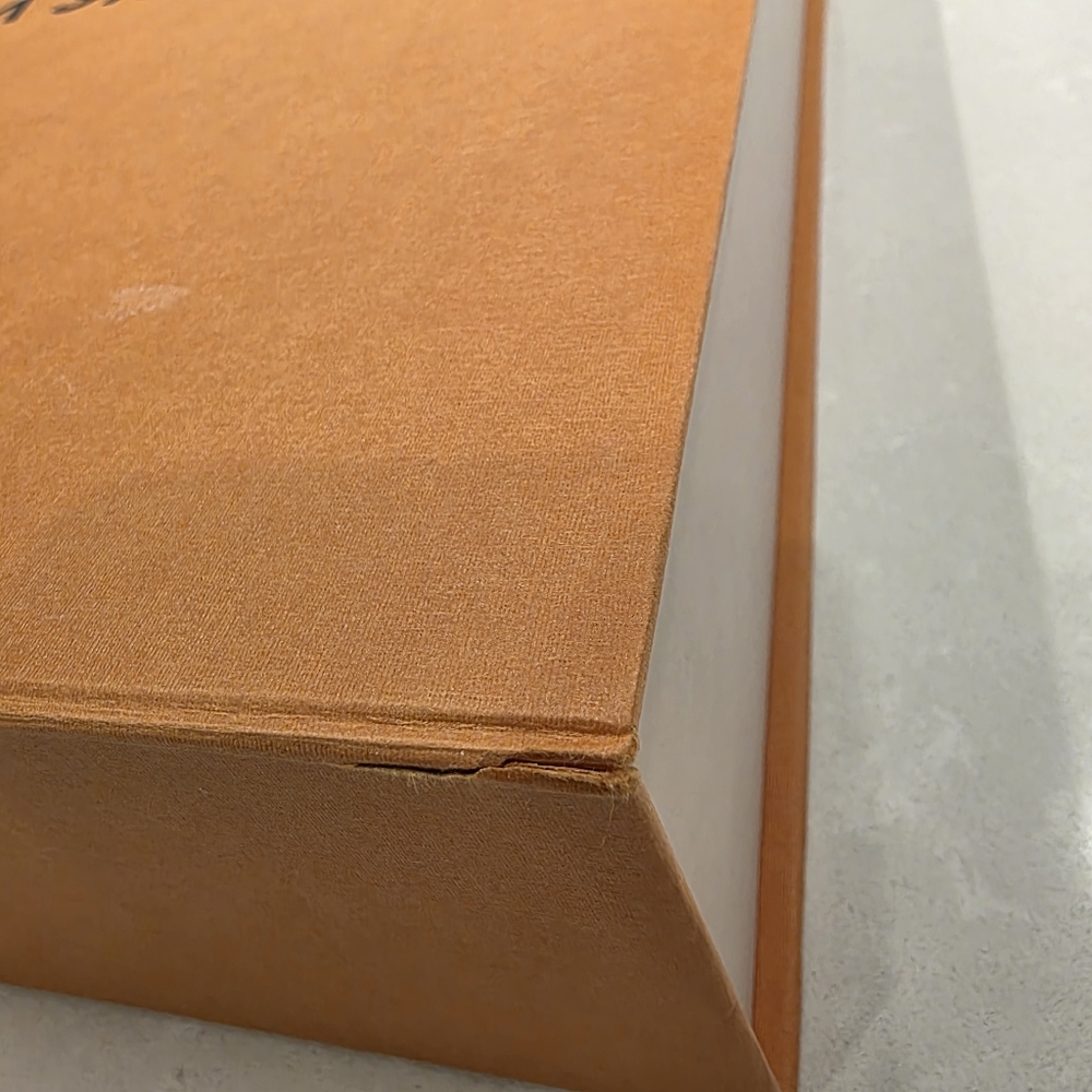 🔥Louis Vuitton Signature Large Magnectic Closure Orange Packaging - Picture 7 of 14